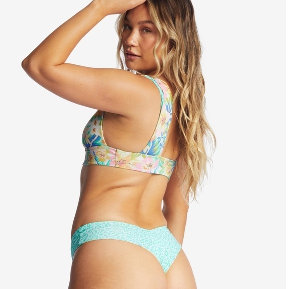 NWT Billabong Sweet Tropics Reversible Plunge Bikini Top - Picture 4 of 10
